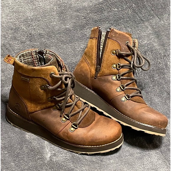 Kamik Shoes - Kamik waterproof Ariello hiking boots size 7.5
